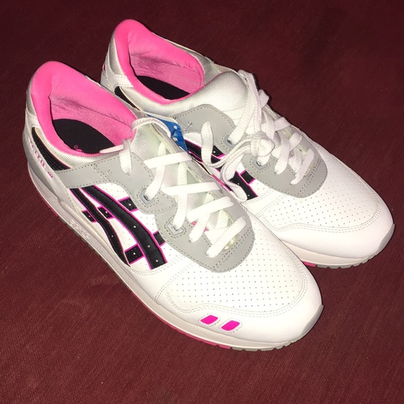 Brand new ASICS sneakers - Picture 2 of 7